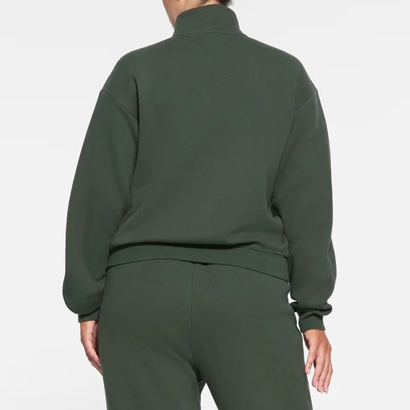 SKIMS Cotton Fleece Classic Quarter Zip Pullover| Spruce - Picture 2 of 12
